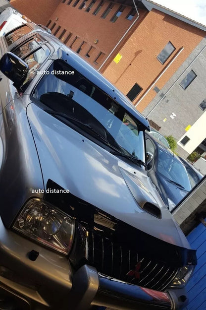 Sun Visor And Bug Guard Solid Black Acrylic For Mitsubishi L200 2000-05