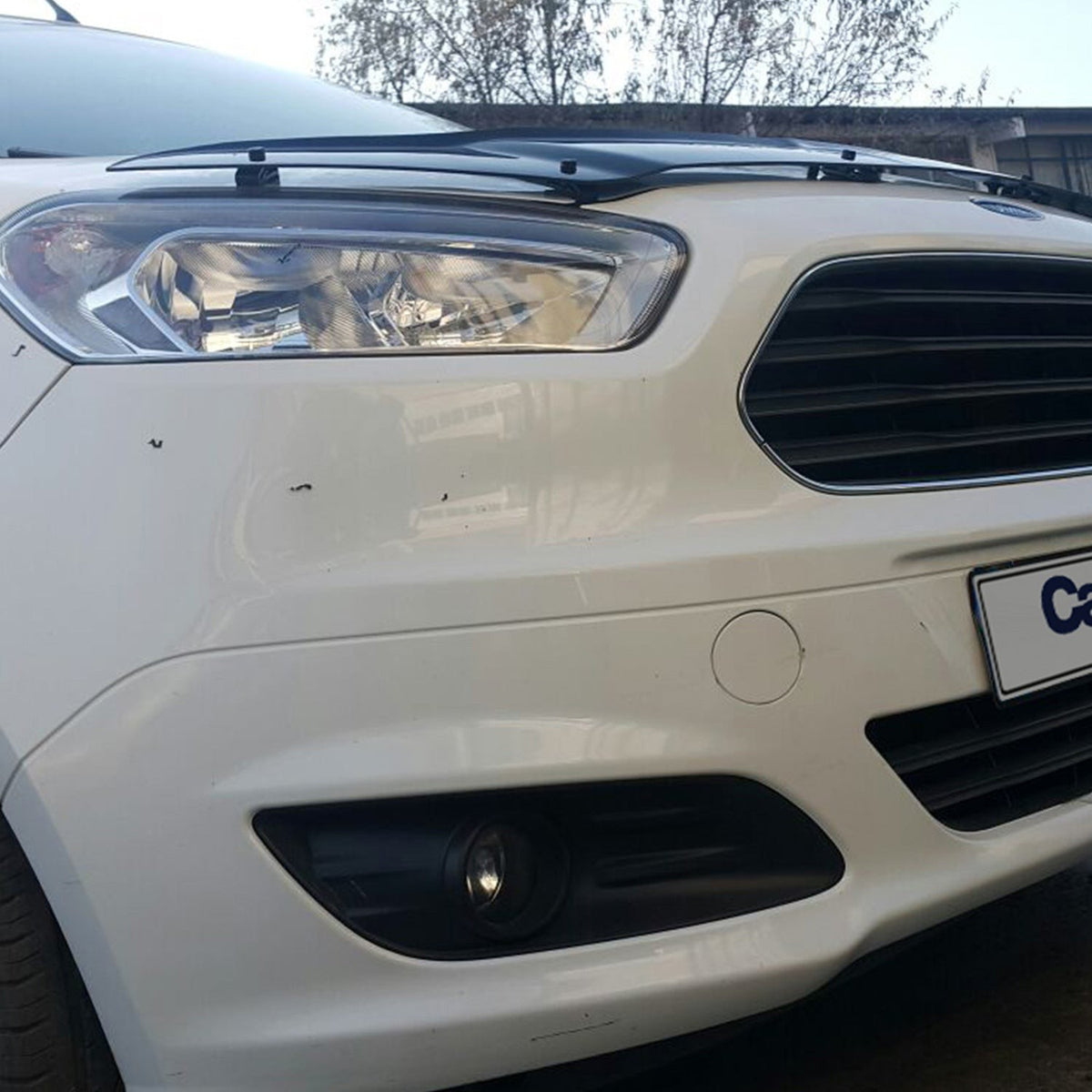 Ford Transit Courier 2023-2026 Bonnet Wind Stone Deflector Bug Guard Stick-On