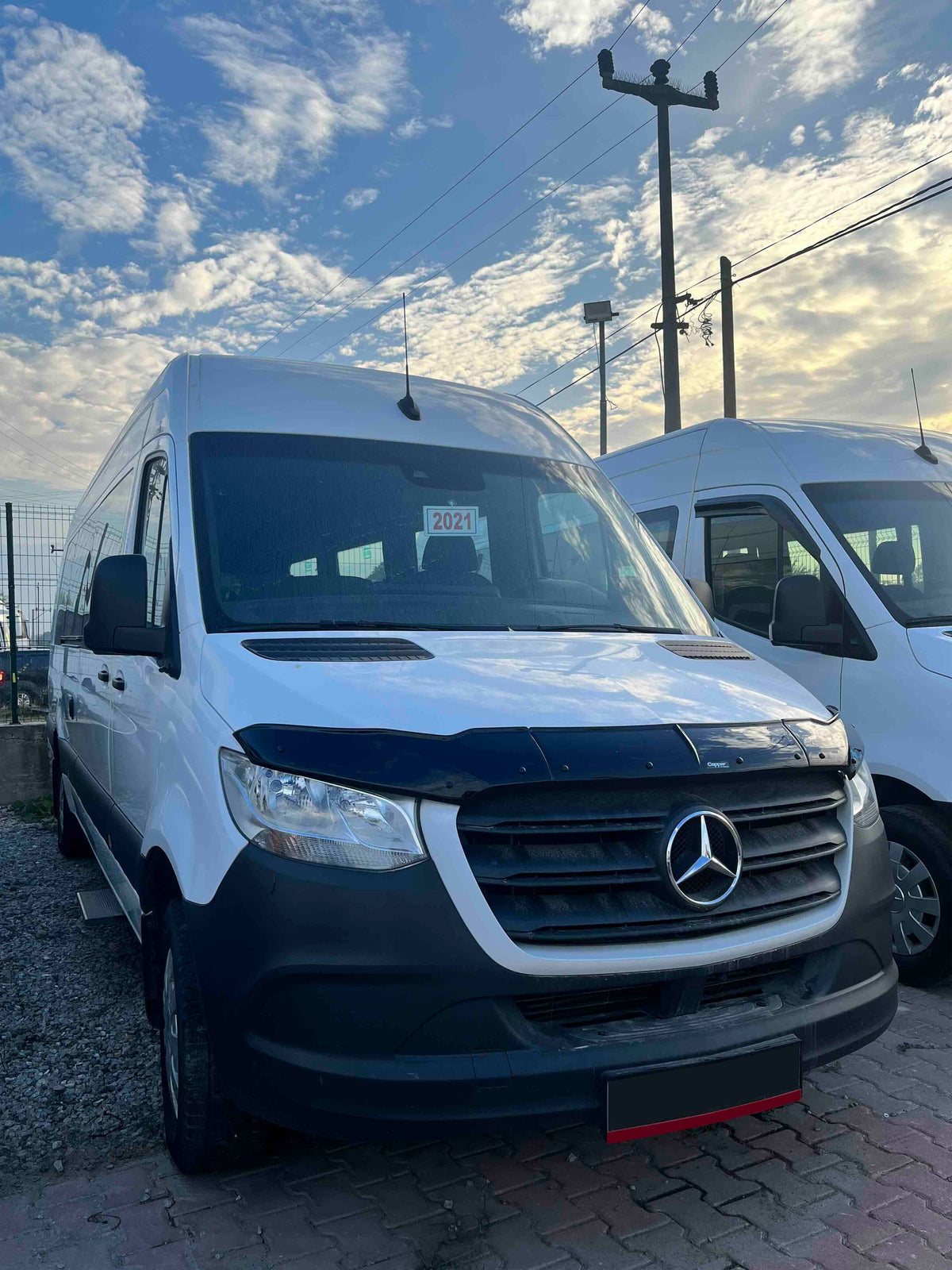 Mercedes Sprinter 3 (W907) 2019-2026 Bonnet Wind Stone Deflector Bug Guard 3pcs