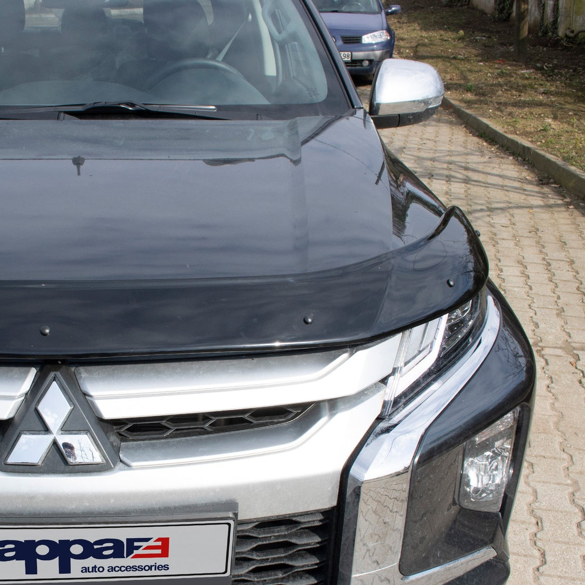 Mitsubishi L200 2015-2026 Bonnet Wind Stone Deflector Bug Guard Stick-On Matt